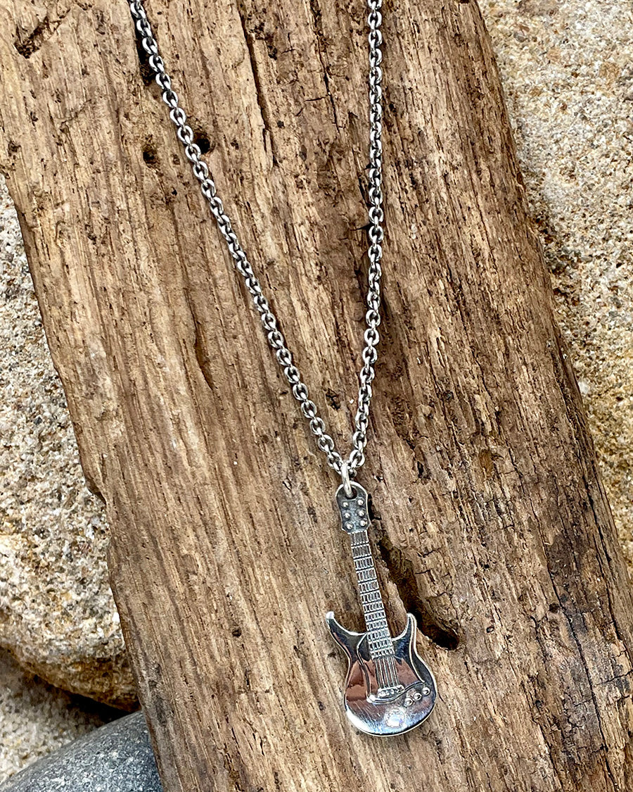 Collier homme FOXY LADY – chaîne forçat, pendentif guitare électrique et argent 925