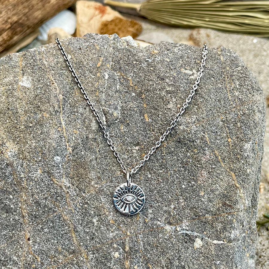 Collier homme SON OF A WITCH – chaîne forçat, pendentif œil rayonnant et argent 925