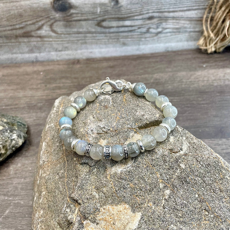 Bracelet homme DIRTY MOONLIGHT – perles de pierre de lune arc-en-ciel 10 mm, donut Pitch & Néo® et fermoir infini argent 925