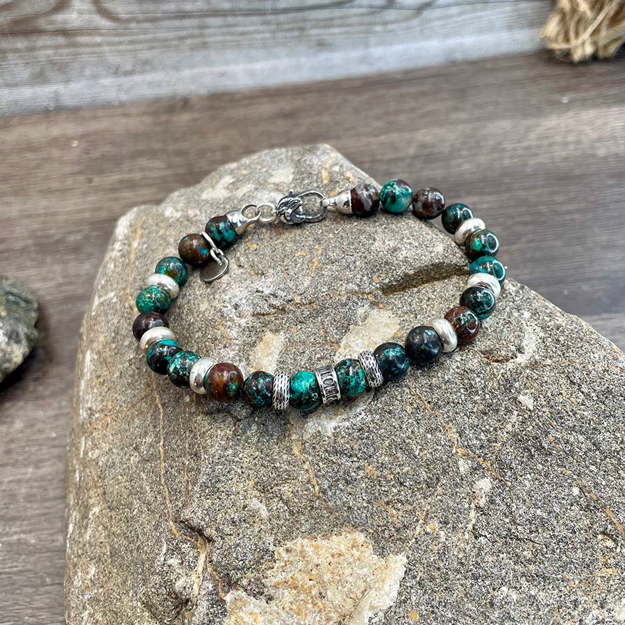 Bracelet homme REPTILE TEARS – perles de chrysocolle 8 mm, donut artisanal, fermoir mousqueton argent 925