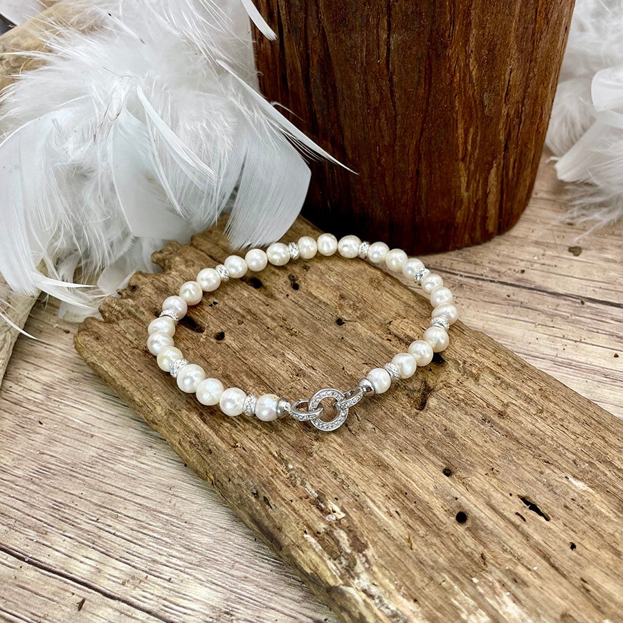 Bracelet femme CLIP ME LIKE A QUEEN – perles de culture & fermoir bijou signature pavé, argent 925