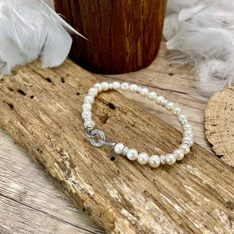 Bracelet femme CLIP ME LIKE A QUEEN – perles de culture & fermoir bijou signature pavé, argent 925