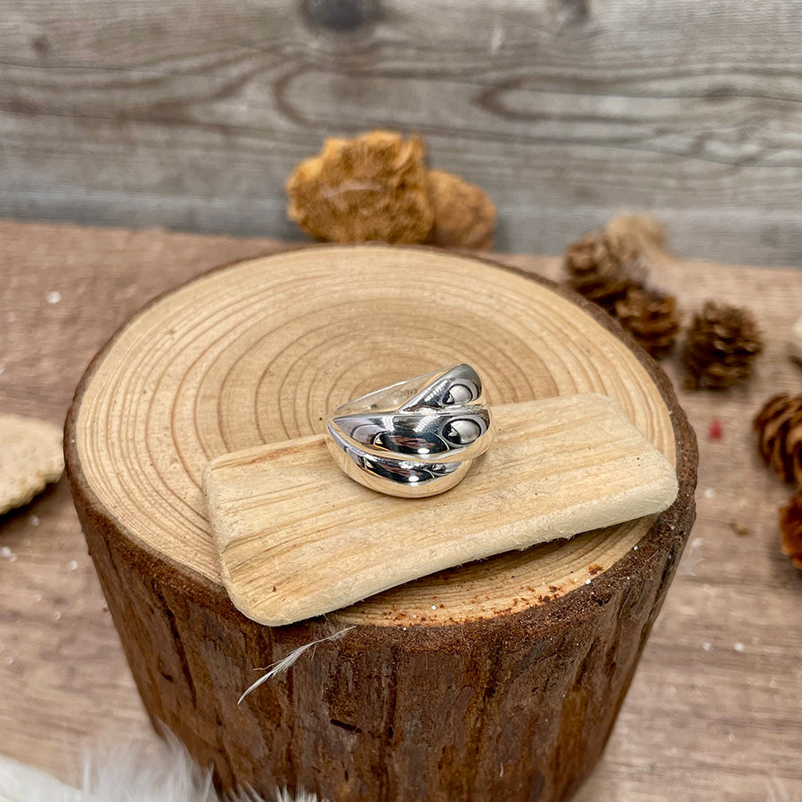 Bague femme TOO MUCH TO CARE – anneau massif sculpté en argent 925 poli miroir
