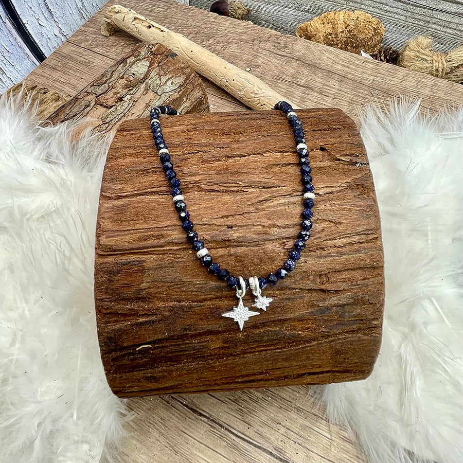 Collier femme BAD STAR SISTERS – perles de blue sand facettées et double pendentif étoiles du Nord pavées en argent 925