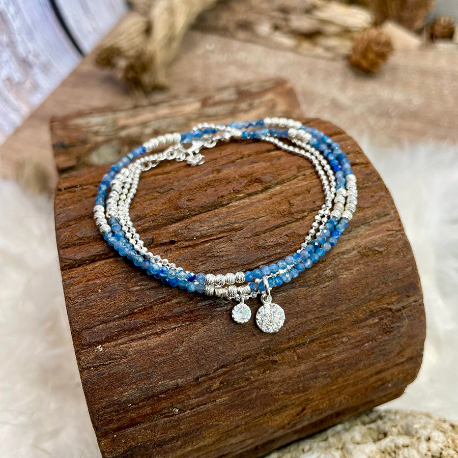 Bracelet femme multi-rang BLUE CRUSH, BABY – perles de cyanite, pendentifs zircons ronds et argent 925