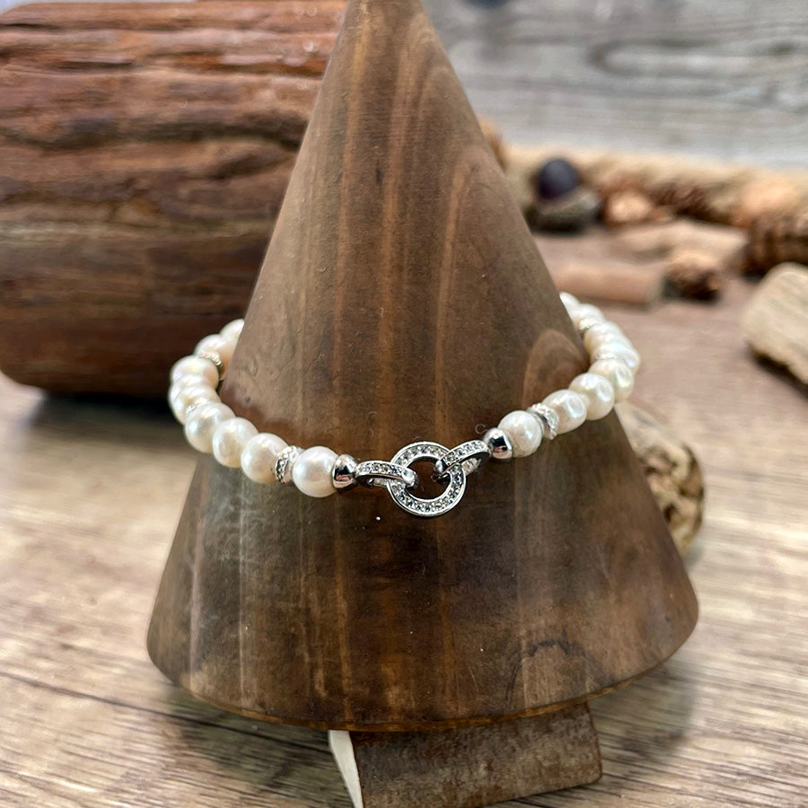 Bracelet femme CLIP ME LIKE A QUEEN – perles de culture & fermoir bijou signature pavé, argent 925