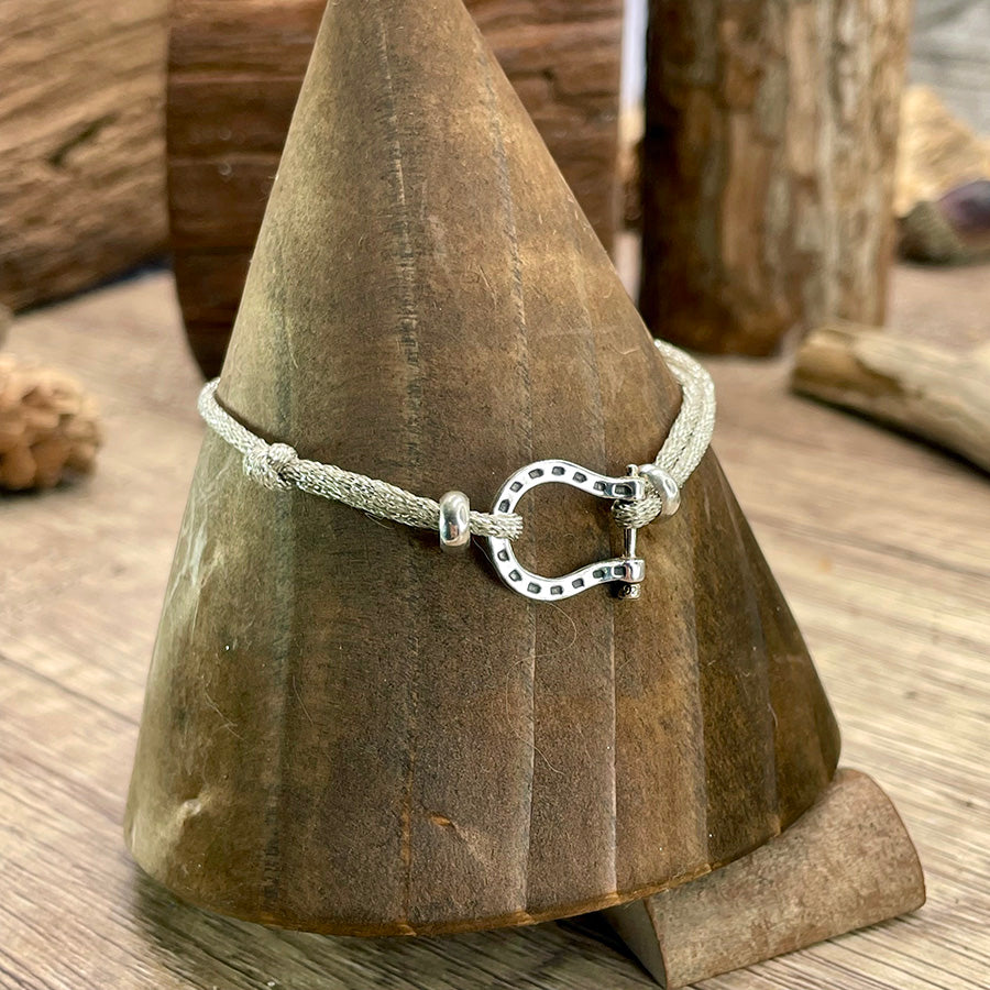U-SHAPE BRACELET CORDON SCINTILLANT MOKUBA® BEIGE MÉTALLISÉ ET INTERCALAIRE FER À CHEVAL EN ARGENT 925