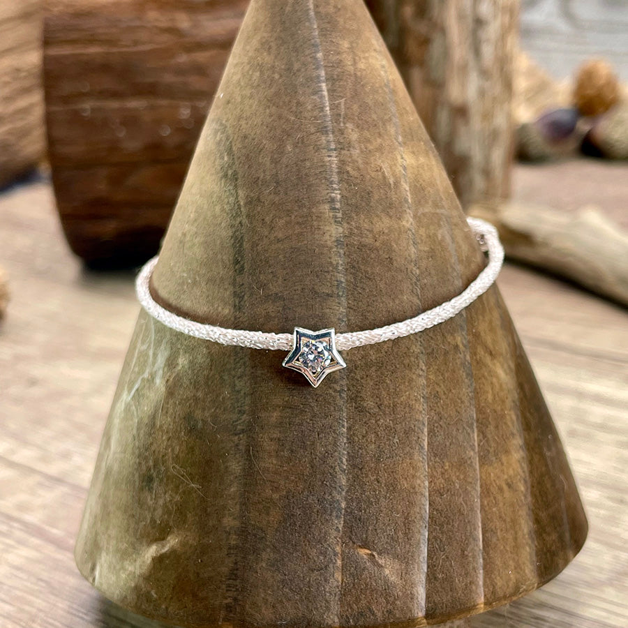 NOVA STARDUST BRACELET CORDON SCINTILLANT MOKUBA® AVEC PENDENTIF ZIRCON TAILLÉ EN ÉTOILE ET ARGENT 925