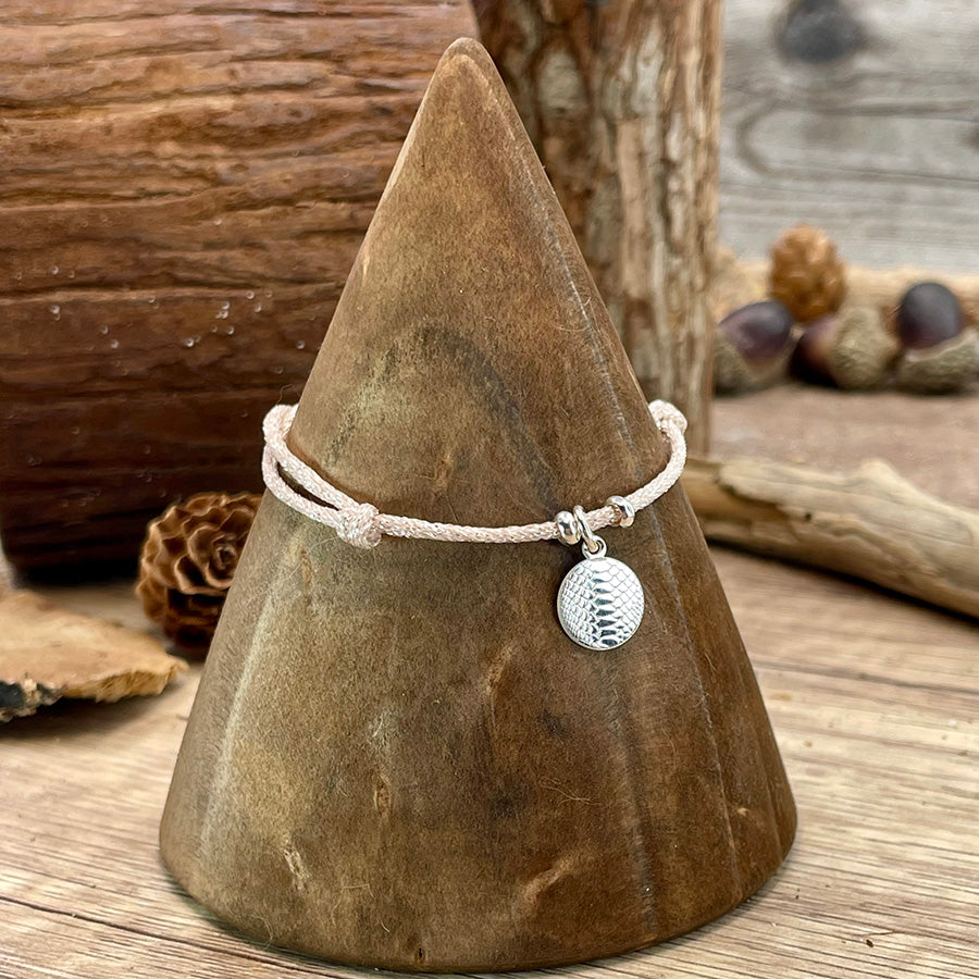 JOE BLAKE BRACELET CORDON SCINTILLANT MOKUBA SAUMON PAILLETÉ ET MÉDAILLE RONDE AVEC IMPRESSION PEAU DE SERPENT EN ARGENT 925