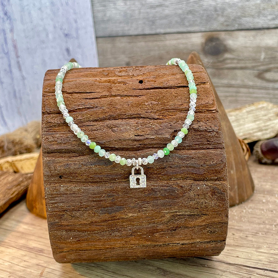 Collier femme LOCK ME FRESH & DIRTY – perles de chrysoprase, pierre de lune, cadenas pavé de zircons et argent 925