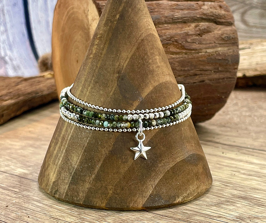 Bracelet femme multi-rang RARE LIKE ME – perles de séraphinite, pendentif étoile et argent 925