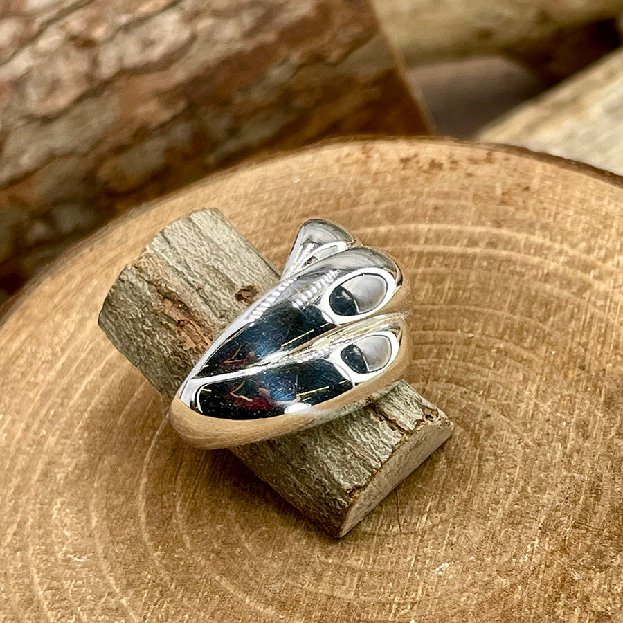 Bague femme TOO MUCH TO CARE – anneau massif sculpté en argent 925 poli miroir