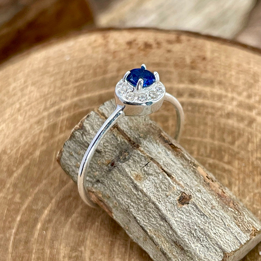 Bague femme MIDNIGHT IS MINE – argent 925, cabochon façon saphir et zircons façon diamant en halo