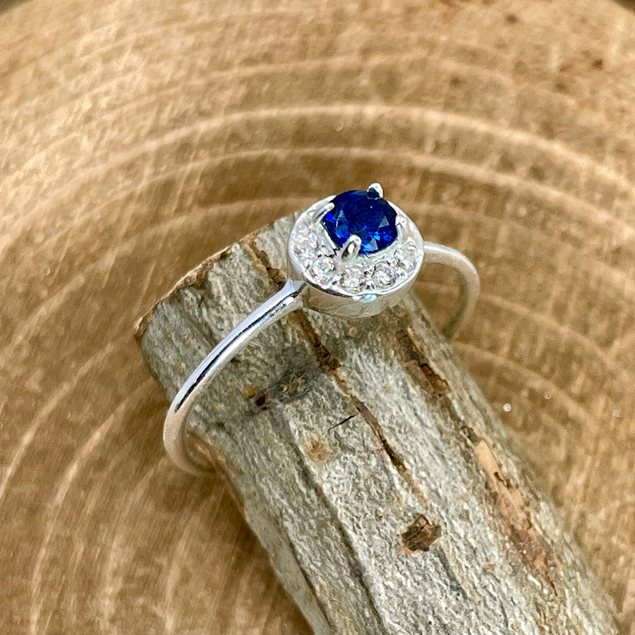 Bague femme MIDNIGHT IS MINE – argent 925, cabochon façon saphir et zircons façon diamant en halo