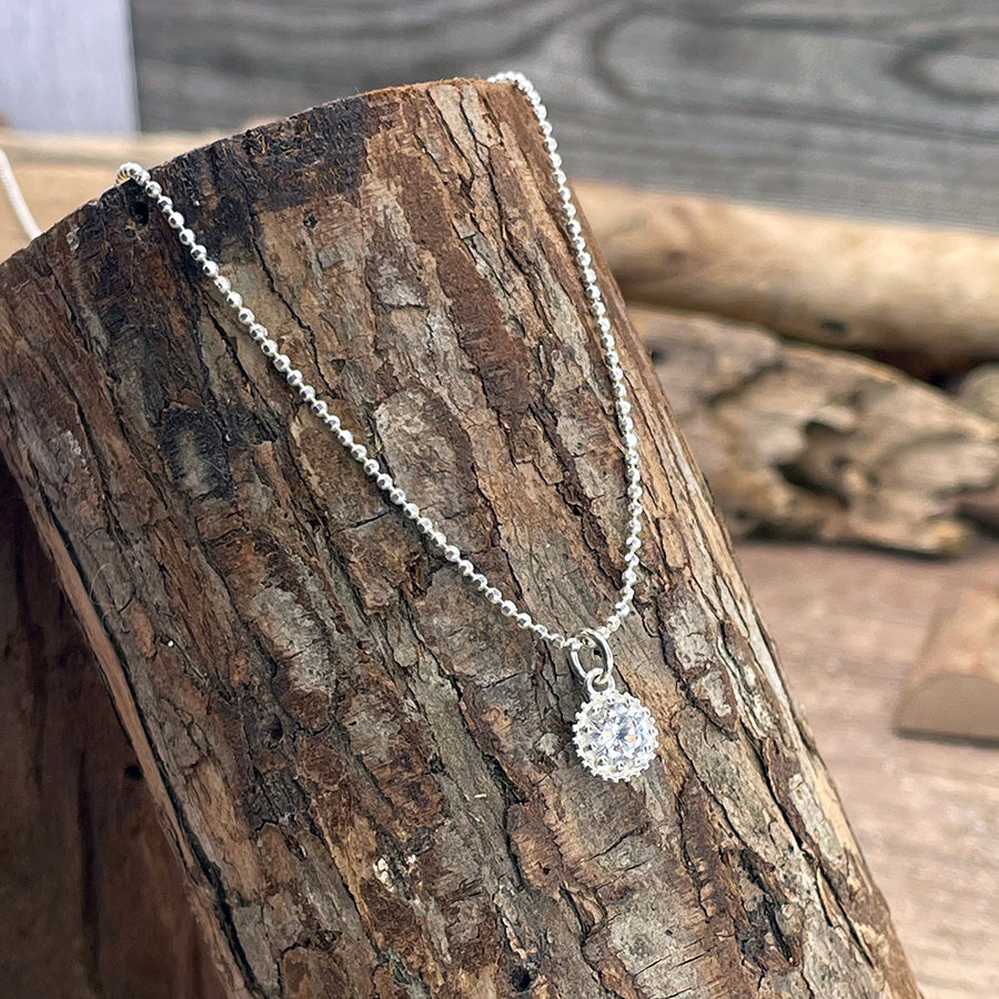 Collier femme TIMELESS TEASE – chaîne boules facettées scintillantes, pendentif halo zircon et argent 925