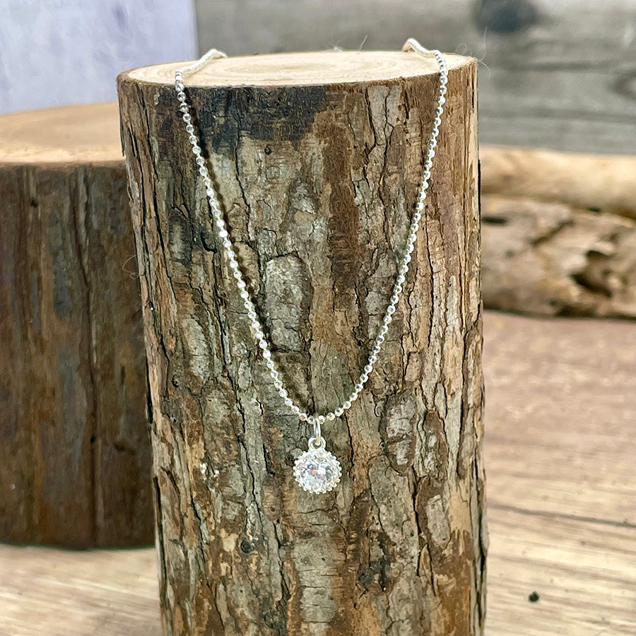 Collier femme TIMELESS TEASE – chaîne boules facettées scintillantes, pendentif halo zircon et argent 925