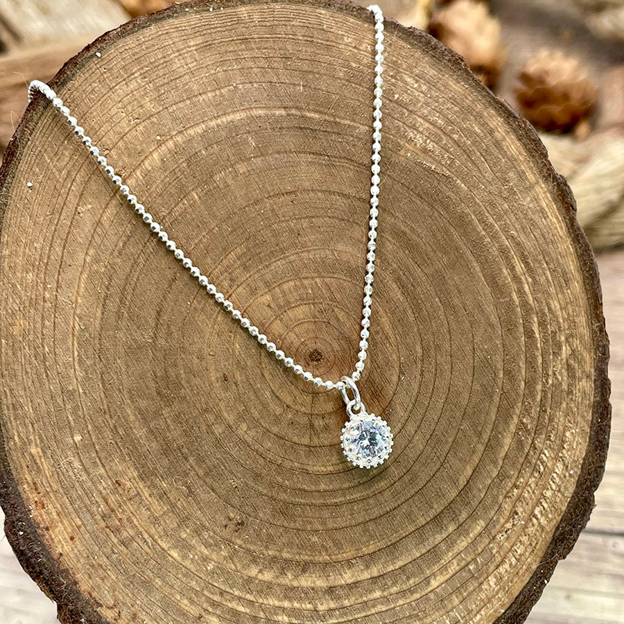 Collier femme TIMELESS TEASE – chaîne boules facettées scintillantes, pendentif halo zircon et argent 925