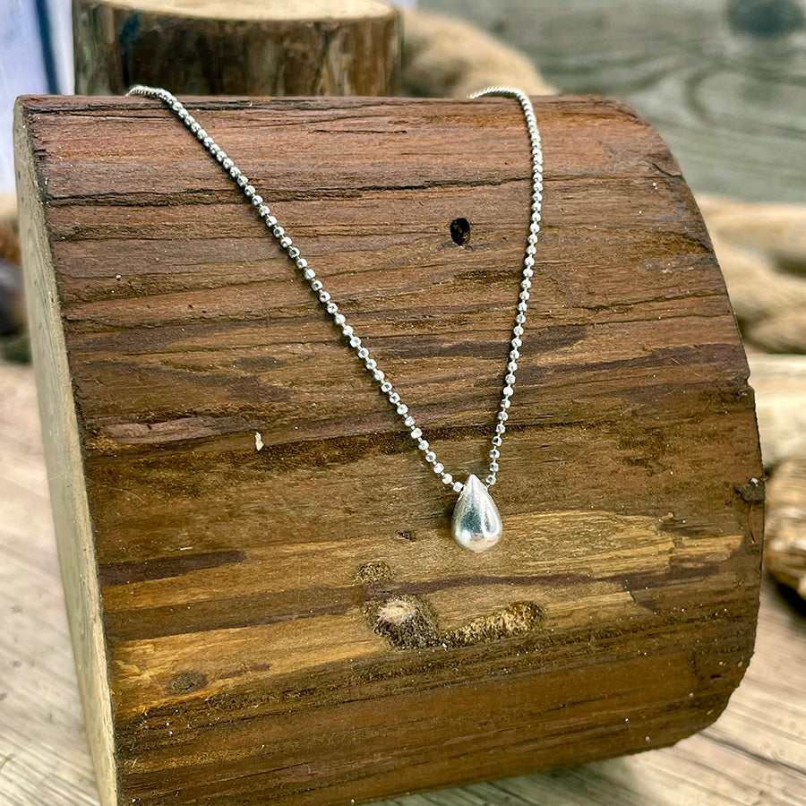 Collier femme TEAR OF A WITCH – chaîne boules facettées scintillantes, pendentif goutte argent 925
