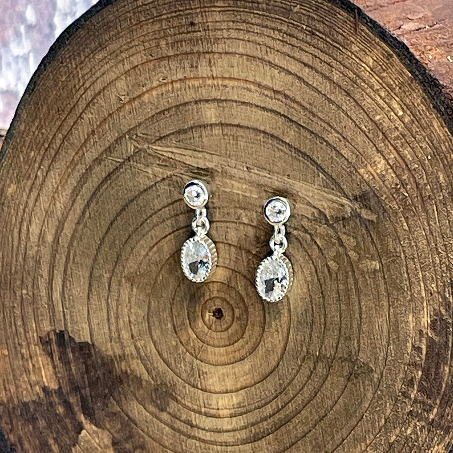 Boucles d’oreilles femme WHITE LIES – puces et pendentifs zircon façon diamant, serti milgrain et argent 925