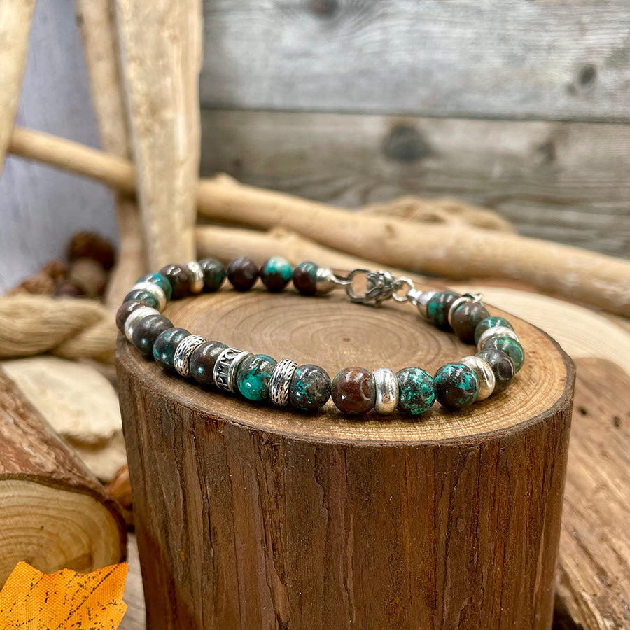 Bracelet homme REPTILE TEARS – perles de chrysocolle 8 mm, donut artisanal, fermoir mousqueton argent 925