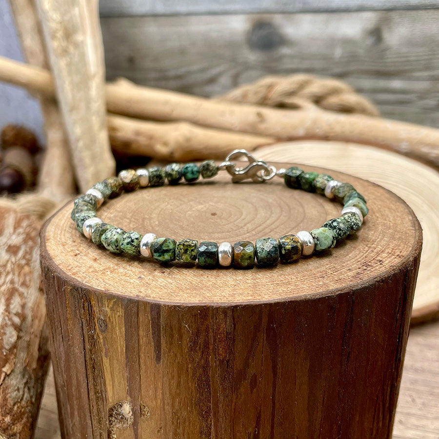 Bracelet homme ROCK THE CUBE – perles carrées facettées turquoise africaine 5 mm, argent 925 et fermoir mousqueton infini