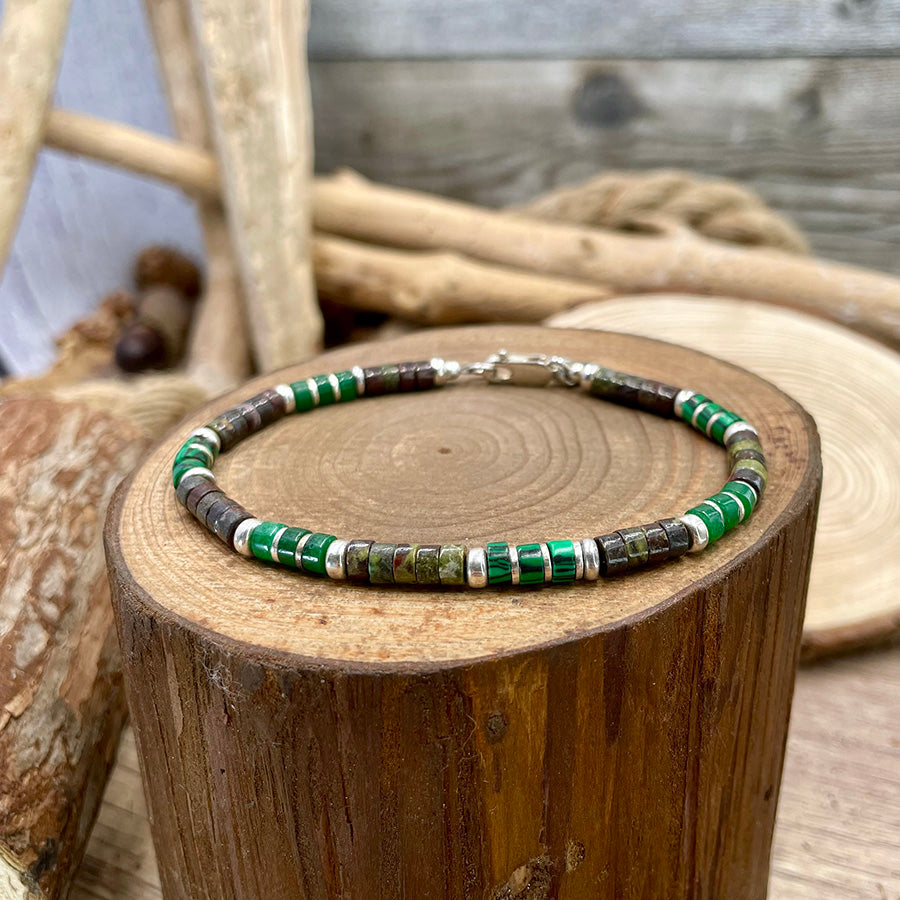 Bracelet homme surfeur SNEAKY WAVES – perles heishi jaspe impérial et lapis-lazuli, intercalaires et fermoir mousqueton en argent 925