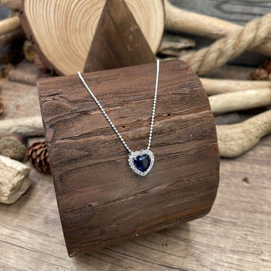 Collier femme DON’T PLAY WITH MY HEART, SUGAR – chaîne boules facettées scintillantes, pendentif cœur zircon bleu halo zircon diamant et argent 925