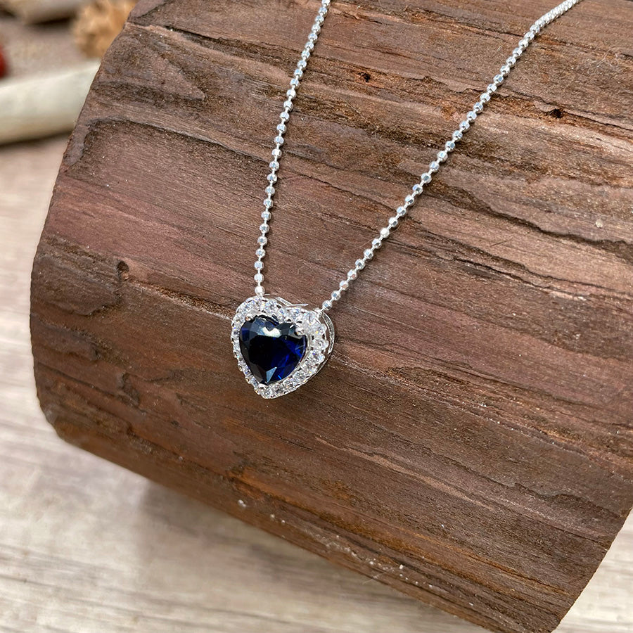 Collier femme DON’T PLAY WITH MY HEART, SUGAR – chaîne boules facettées scintillantes, pendentif cœur zircon bleu halo zircon diamant et argent 925