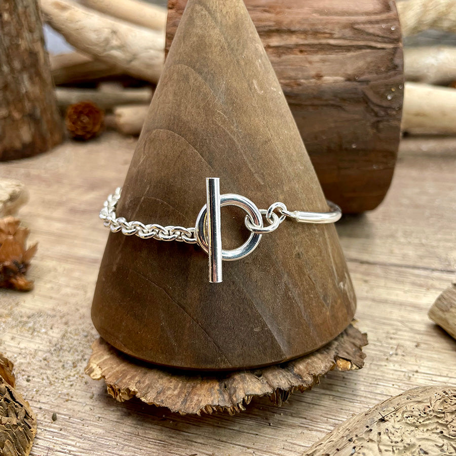 Bracelet femme DON’T PLAY SOFT – demi-jonc en maille forçat ronde épaisse en argent 925, fermoir toggle bijou oversize