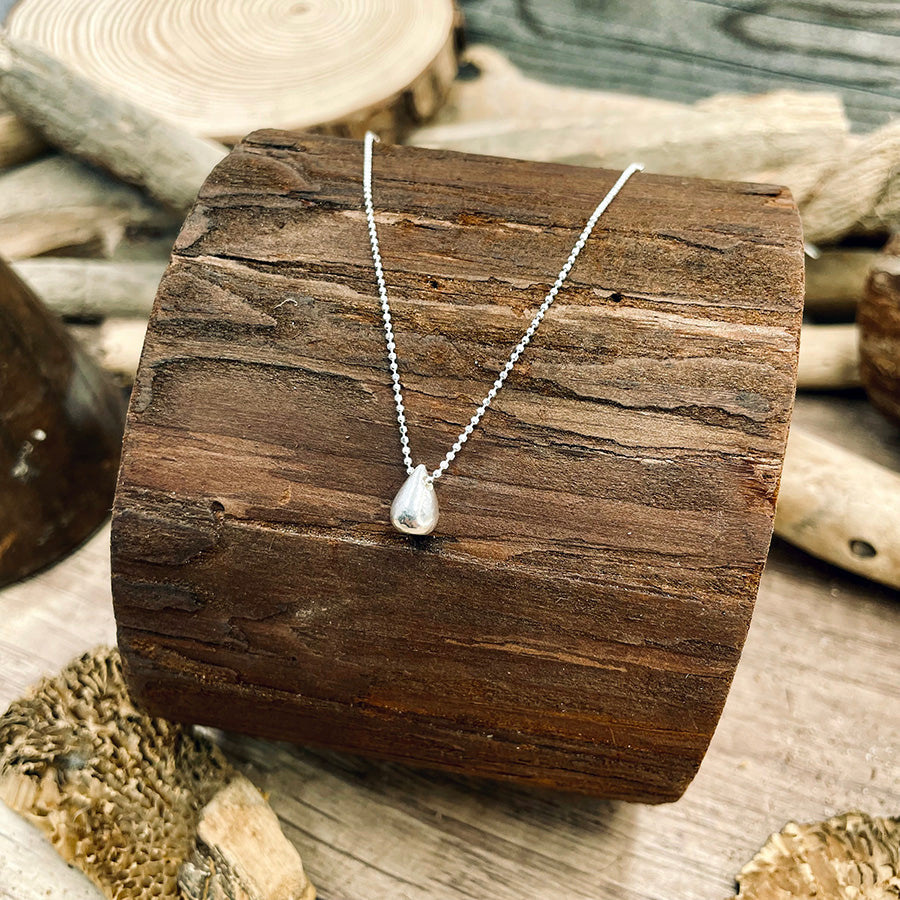 Collier femme TEAR OF A WITCH – chaîne boules facettées scintillantes, pendentif goutte argent 925