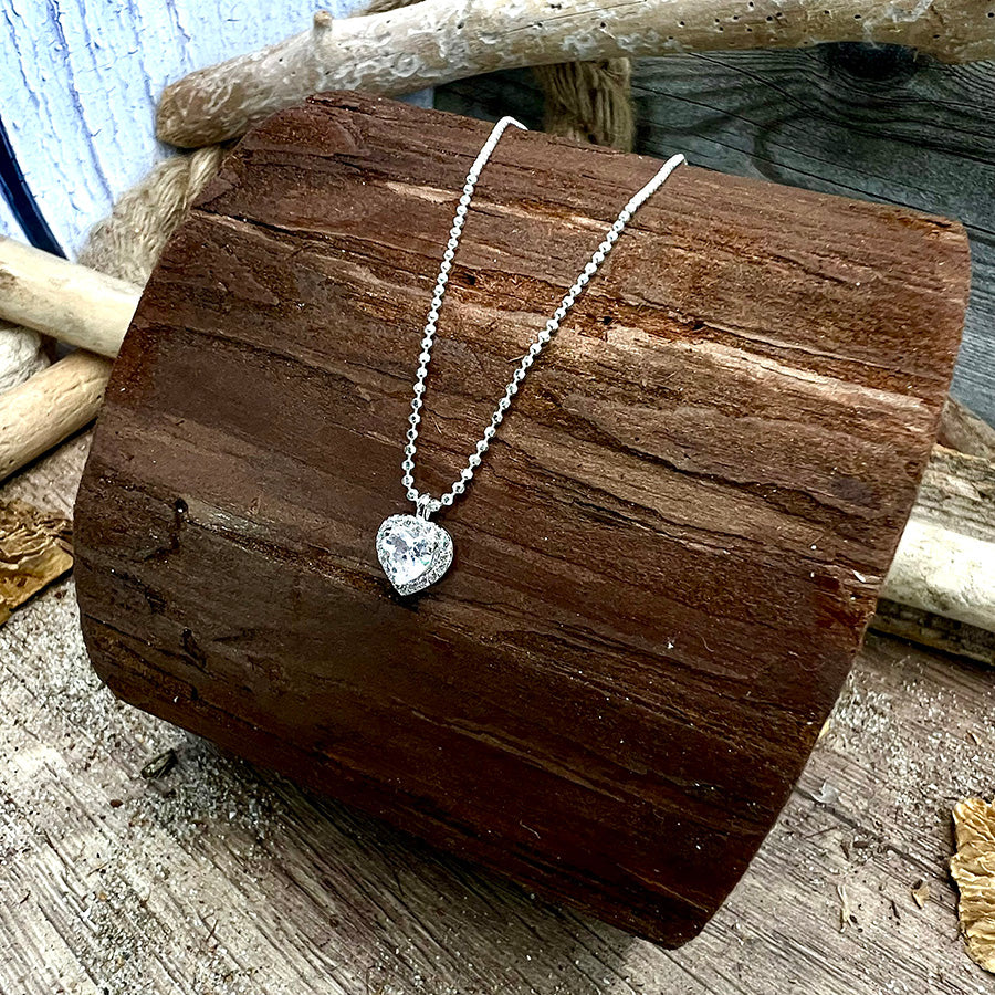 Collier femme BLING MY HEART, MY LOVE – chaîne boules facettées scintillantes medium en argent 925, pendentif cœur avec halo pavé façon diamant.