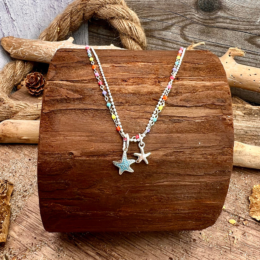 Collier femme double rang STARFISH & REPEAT – chaîne perles émaillées fluo multicolore, chaîne boules facettées scintillantes et double pendentif étoile de mer argent 925
