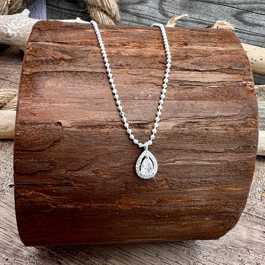 Collier femme TEARS OF A RICH B$$$CH – chaîne boules facettées scintillantes, pendentif goutte zircon et argent 925