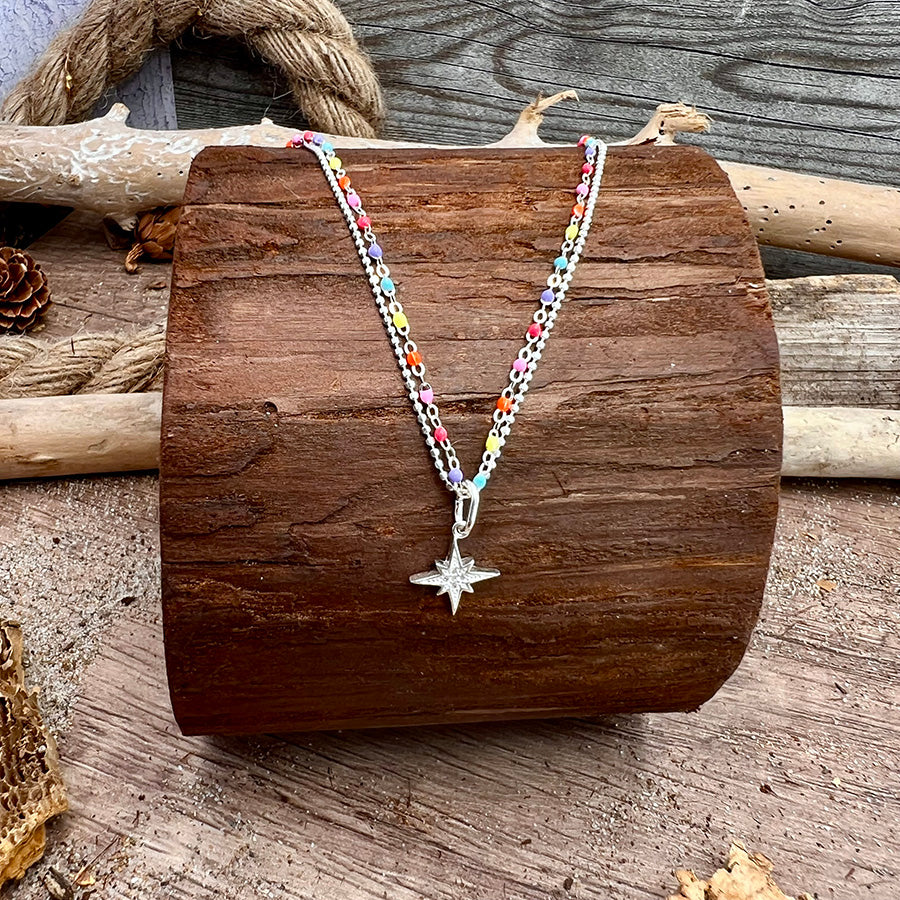 Collier femme double rang I FOLLOW ME – chaîne perles émaillées fluo multicolore et pendentif étoile du Nord sertie zircon