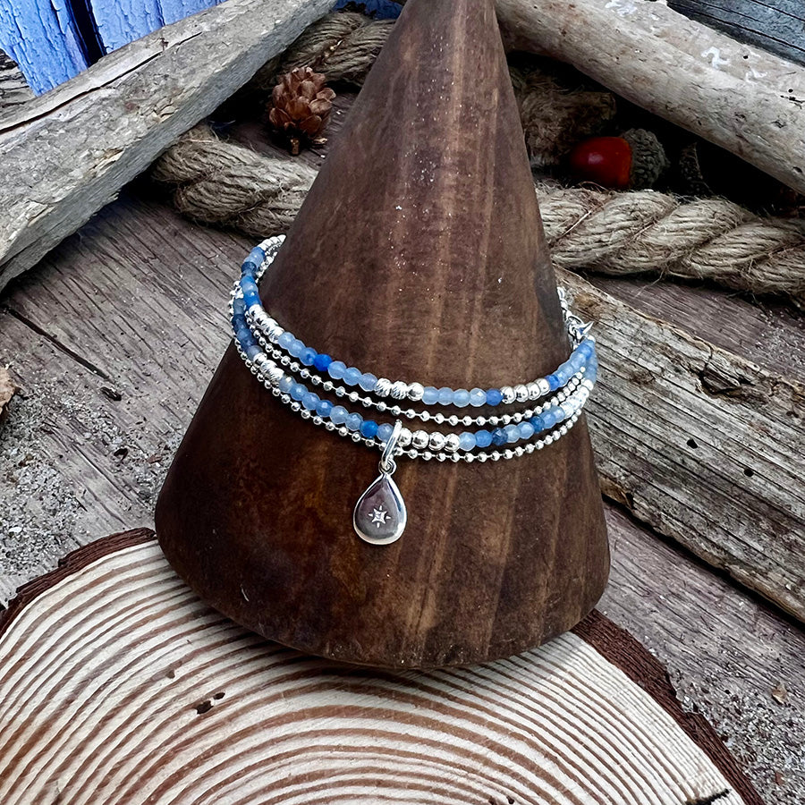 DAY'S EYE MULTI-ROW BRACELET IN CHRYSOPRASE PEARLS AND FLOWER INTERCALIER IN 925 SILVER
