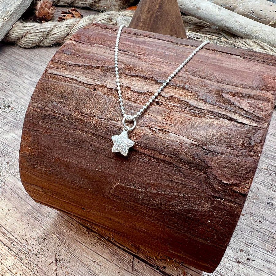 Collier femme HOLLYWOOD WHO? – pendentif étoile pavée zircons façon diamant et chaîne boules facettées scintillantes en argent 925