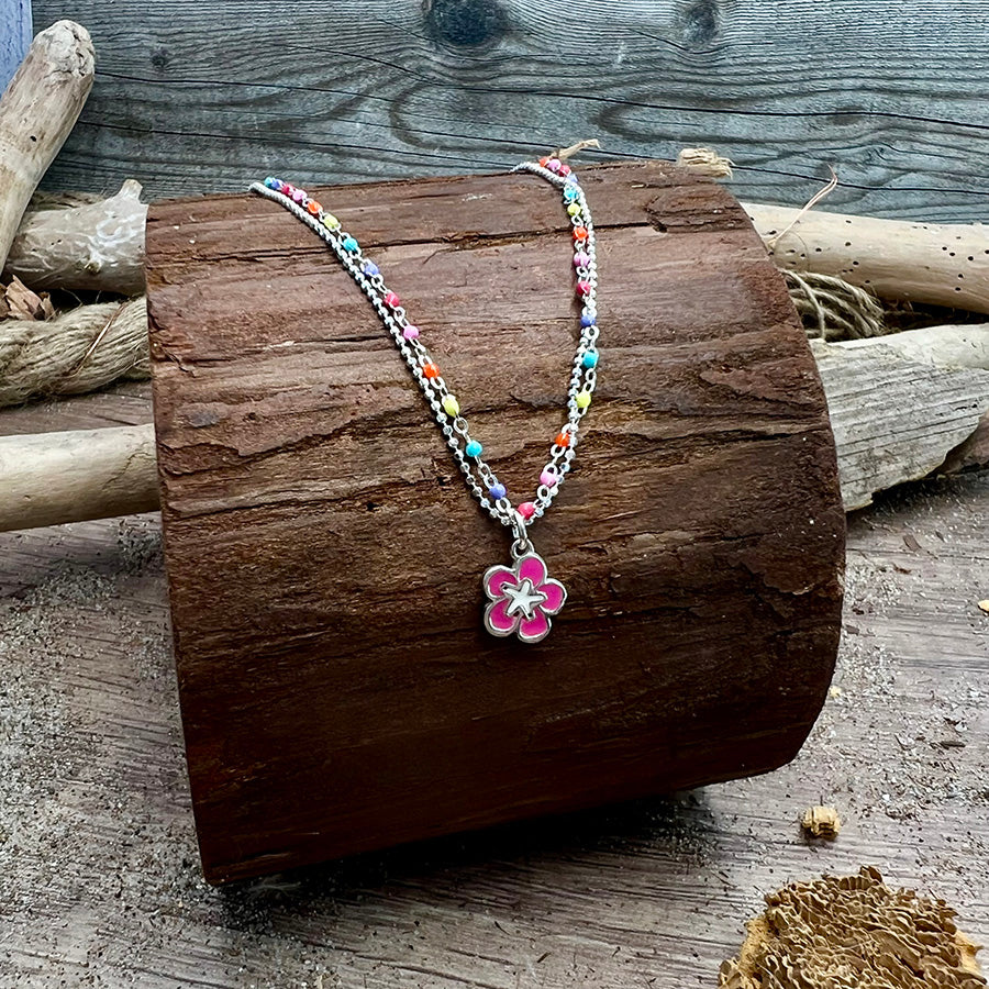 Collier femme double rang HIBISCUS & ALOHA – chaîne perles émaillées fluo multicolore, pendentif fleur hibiscus rose fluo et argent 925