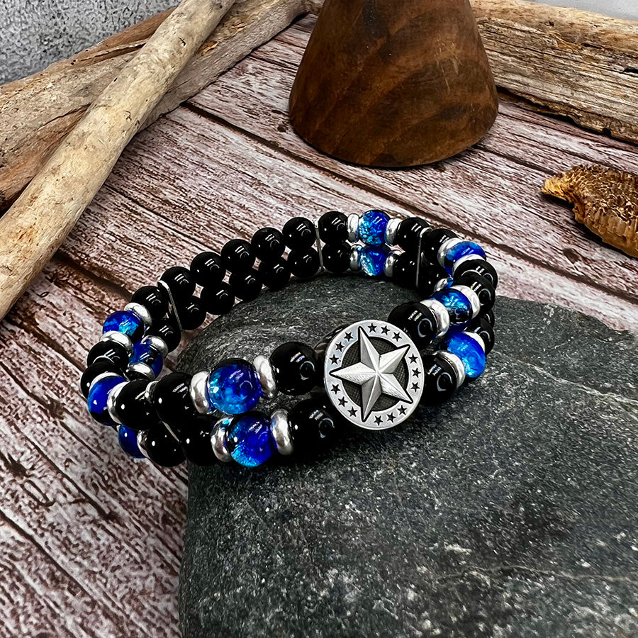 Bracelet homme double-rang STAR & SIN – perles d’onyx 8 mm, perles lumineuses bleues, palet étoile signature et argent 925