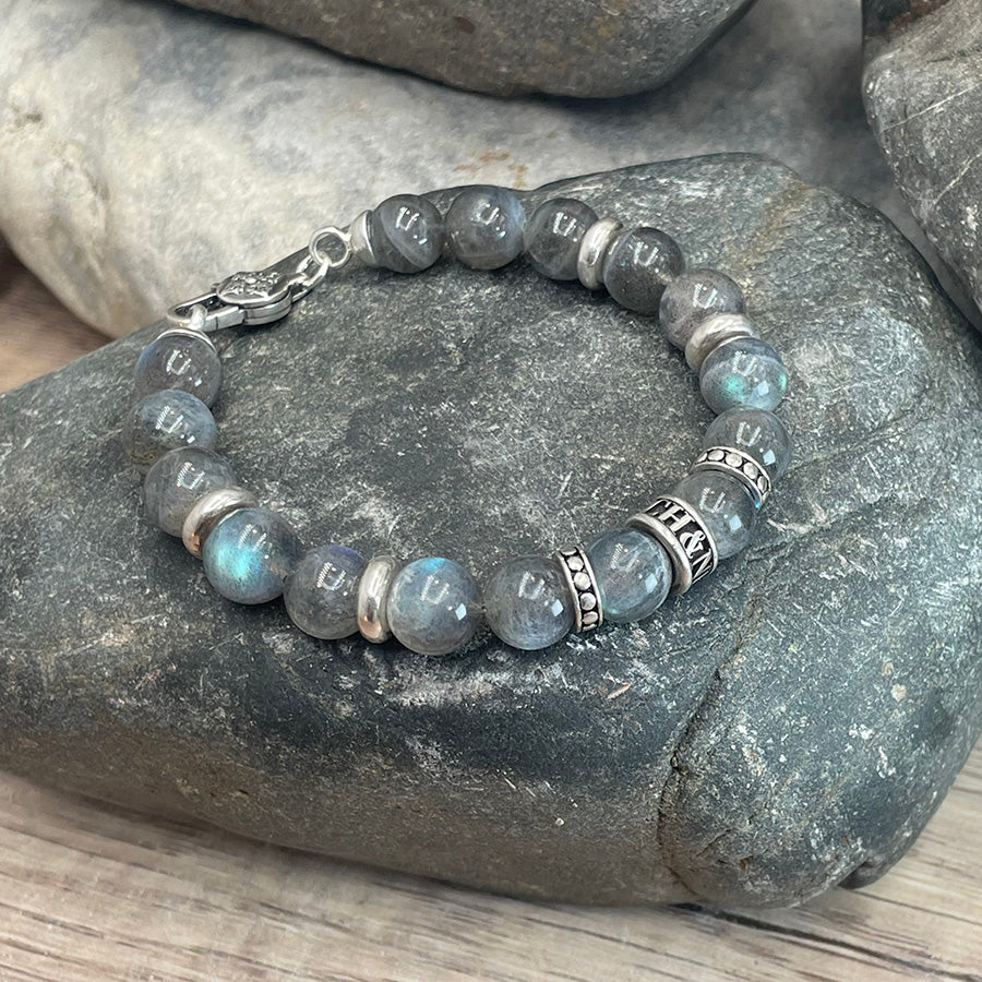 Bracelet homme MOONCHILD – perles de labradorite arc-en-ciel 10 mm, donuts Pitch & Néo®, fermoir argent 925