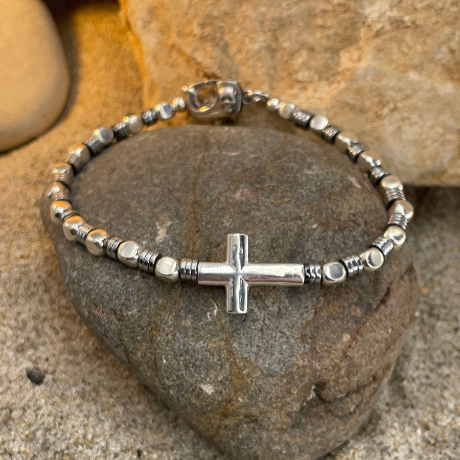 Bracelet homme HOLY SKULL – perles carrées argent 925, croix oversize et fermoir tête de mort