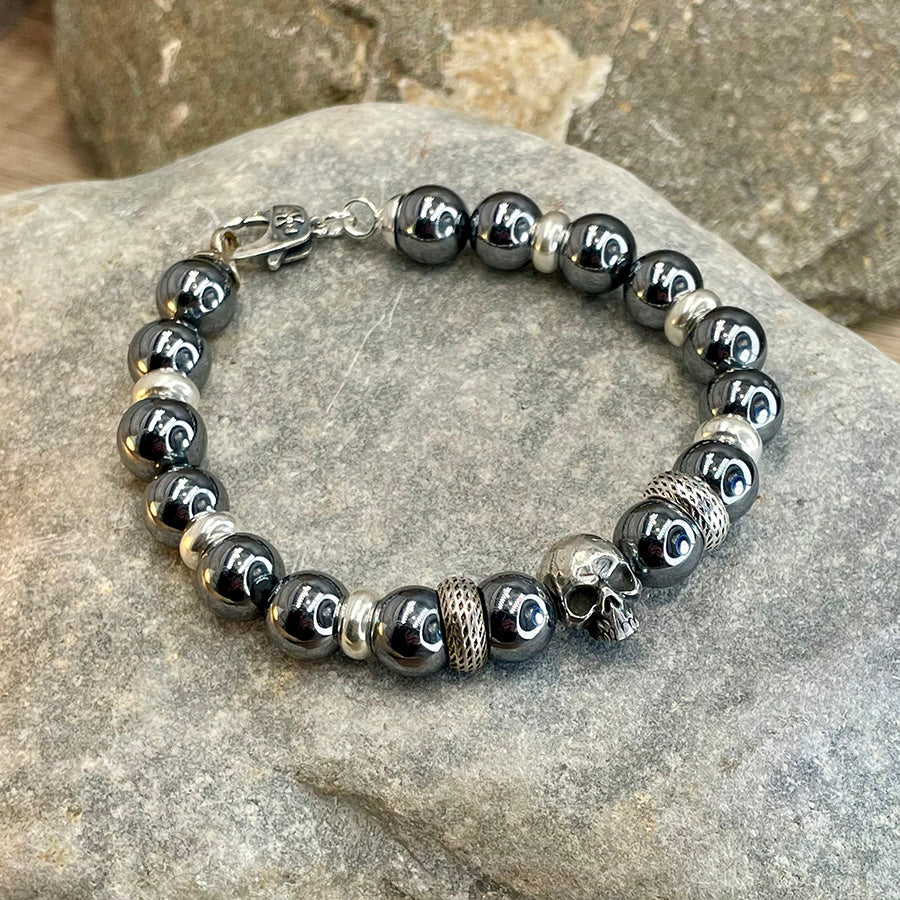 Bracelet homme KILLER INSTINCT – perles de térahertz 10 mm, tête de mort Pitch & Néo® et fermoir mousqueton skull argent 925