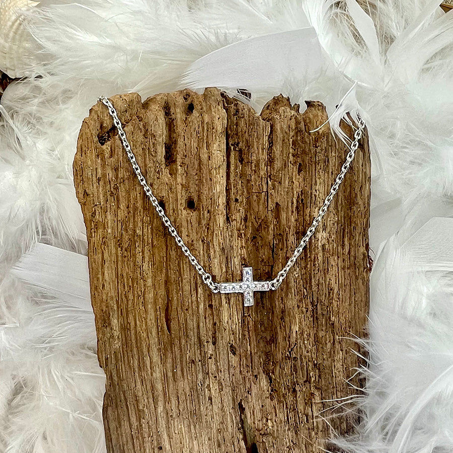 Collier femme SWEAR ON MY SPARKLE – pendentif croix pavée zircons façon diamant et chaîne maille forçat en argent 925