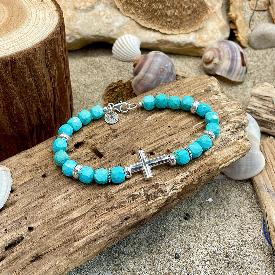 TEAL BRACELET HOMME EN PERLES DE TURQUOISES CARRÉES ET INTERCALARE CROIX EN ARGENT 925