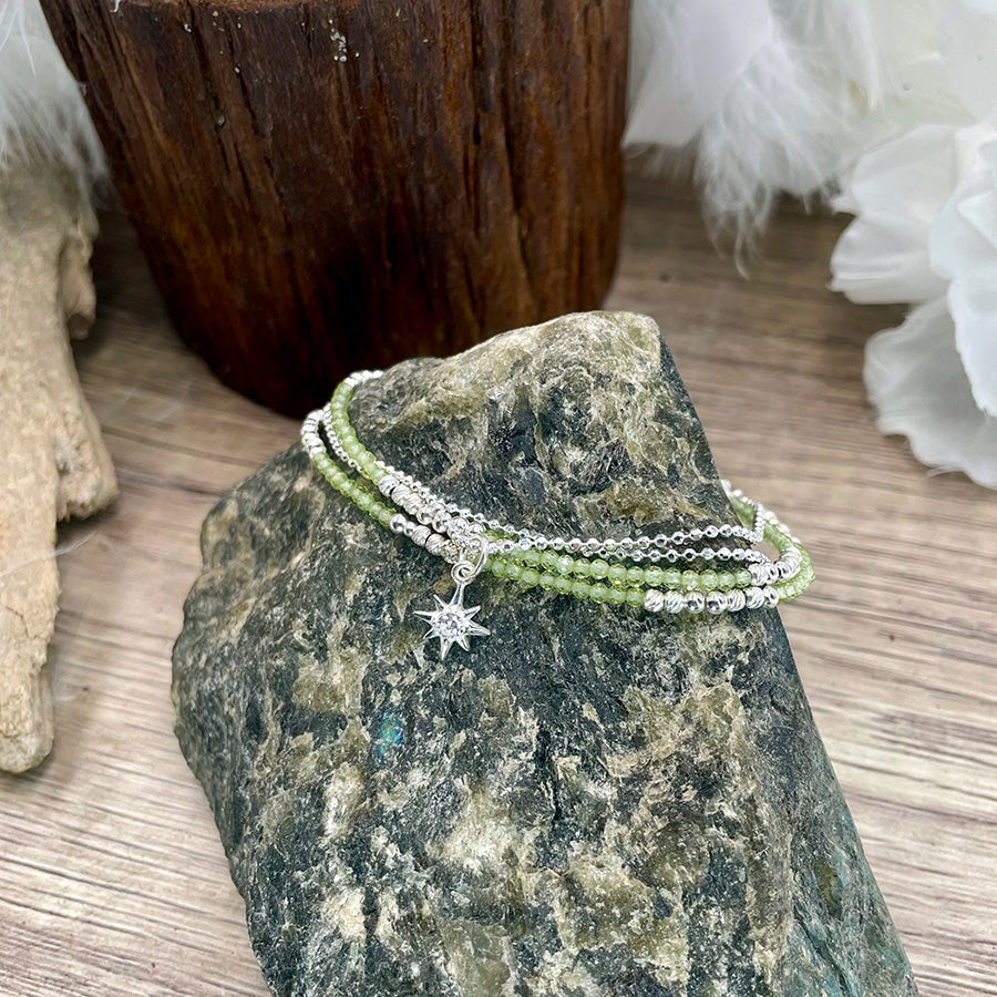 NORTH POLE MULTI-ROW BRACELET IN PERIDOT BEADS AND POLAR STAR PENDANT IN 925 SILVER