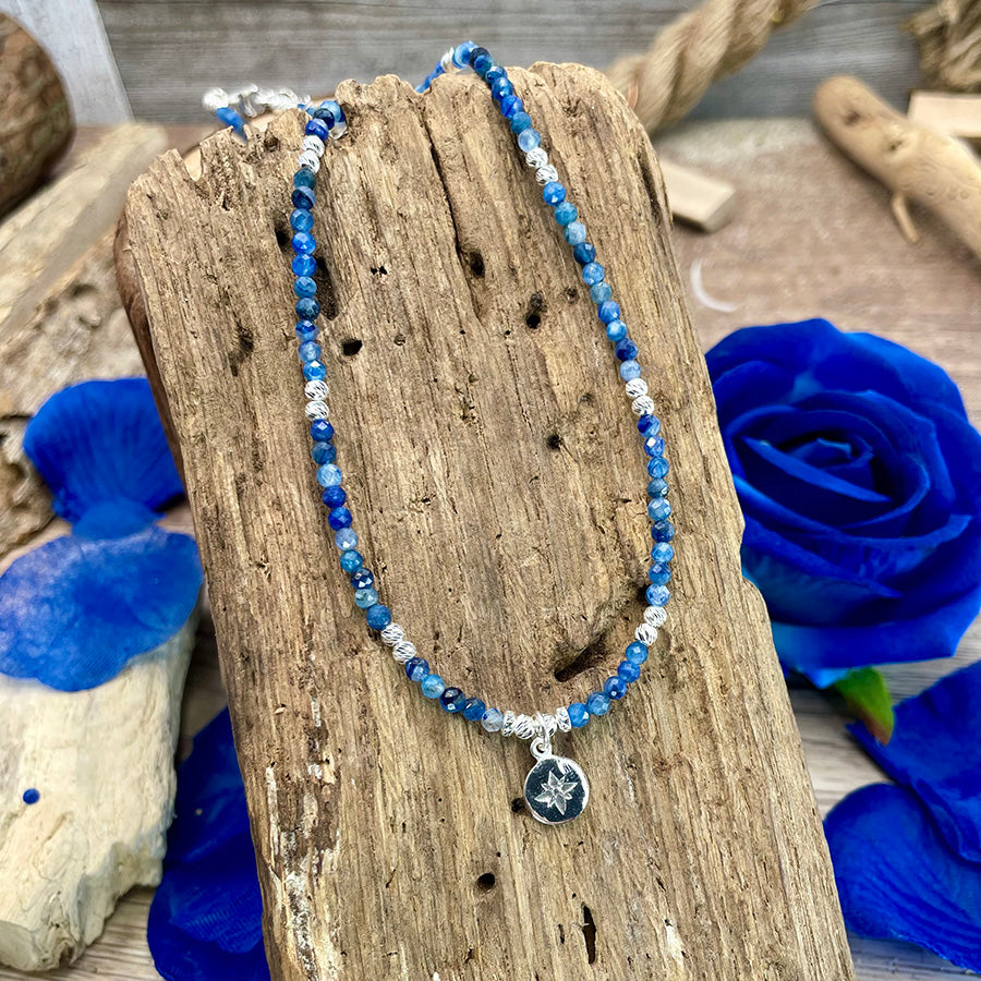 NORTH STAR NECKLACE IN KYANITE BEADS AND NORTH STAR PENDANT IN 925 SILVER