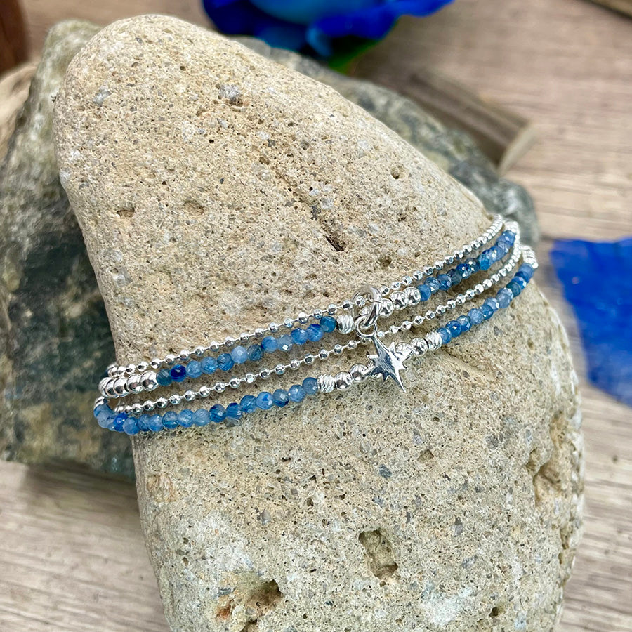 NORTH POLE MULTI-ROW BRACELET IN KYANITE BEADS AND POLAR STAR PENDANT IN 925 SILVER