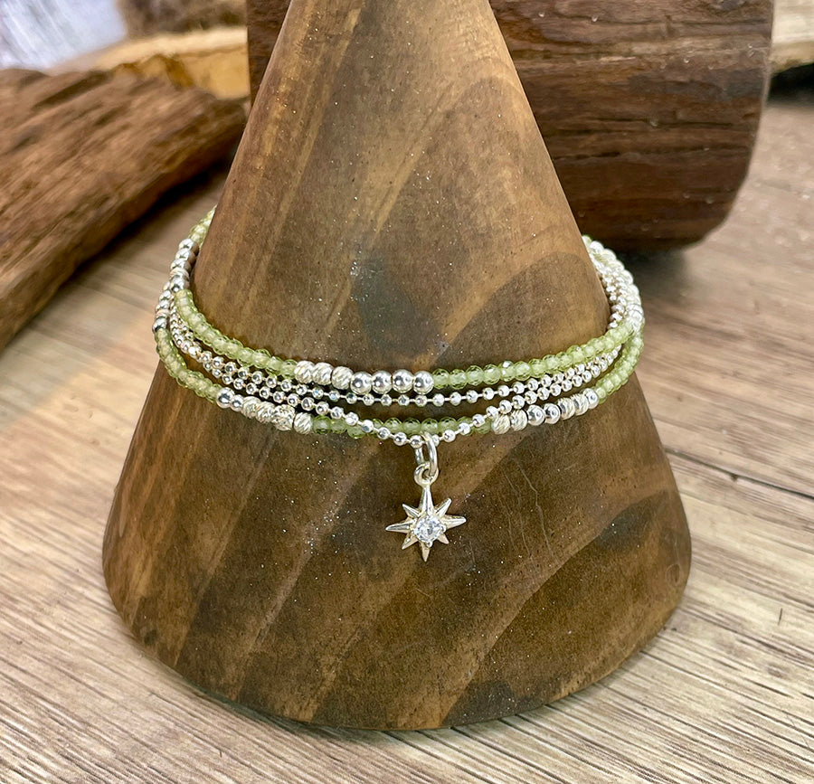 NORTH POLE MULTI-ROW BRACELET IN PERIDOT BEADS AND POLAR STAR PENDANT IN 925 SILVER