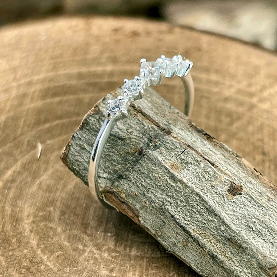 BELOVED BAGUE GRIFFÉE DE CINQ ZIRCONS TAILLE LOSANGE EN ARGENT 925