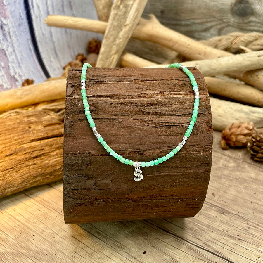Collier femme SAY MY NAME HONEY en perles de chrysoprase carrées, initiale personnalisable pavée de zircons, argent 925