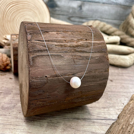 Collier femme SWEET BUT NAKED – perle de culture naturelle sur illusion cord avec fermoir en argent 925